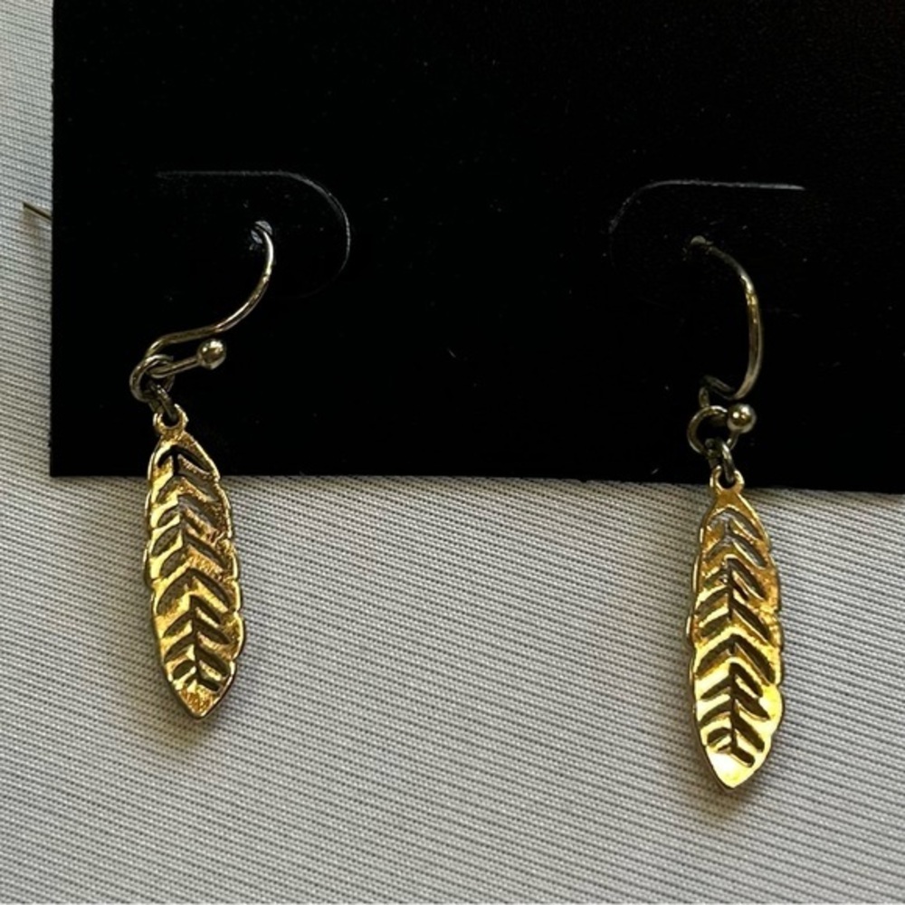 MyStyle Elegant Gold Feather Dangle Earrings